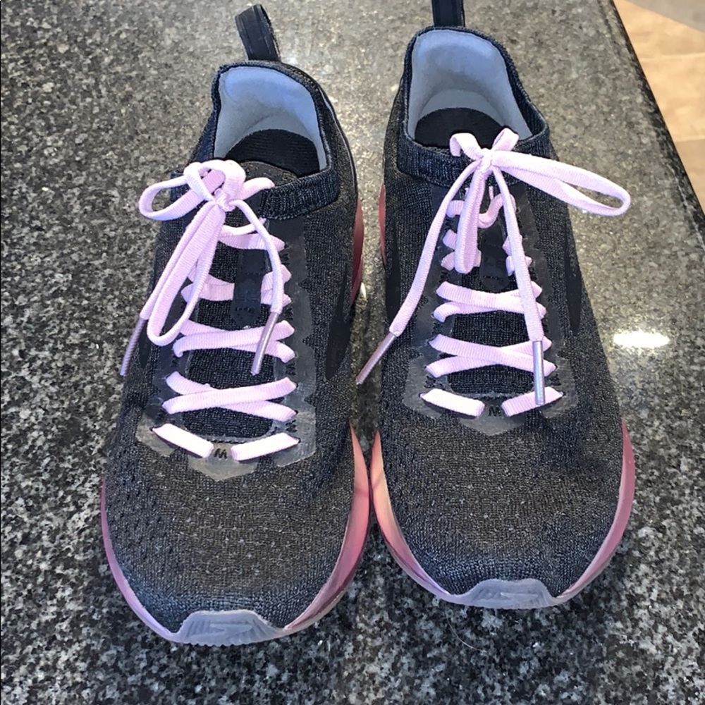 Brooks women’s shoes
